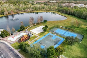 Sports court - 3 BD/ 2 BA/ Villas At Seven Dwarfs Lane (14-104) (Kissimmee)