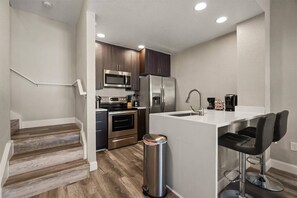 Fridge, microwave, oven, stovetop - 3 BD/ 2 BA/ Villas At Seven Dwarfs Lane (14-104) (Kissimmee)