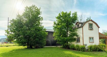 Charming 1-bedroom cottage with AC in cozy Huson