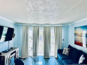 TV, fireplace - Sandy Seawall Escape Resort (Galveston)