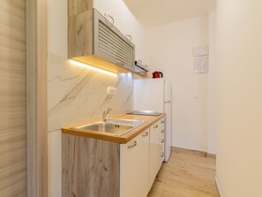 Fridge, dishwasher, cookware/dishes/utensils - Apartmani  STANIĆ - apt. A2 "Olive tree" by Interhome (Omiš)