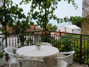 Outdoor dining - Apartmani  STANIĆ - apt. A2 "Olive tree" by Interhome (Omiš)