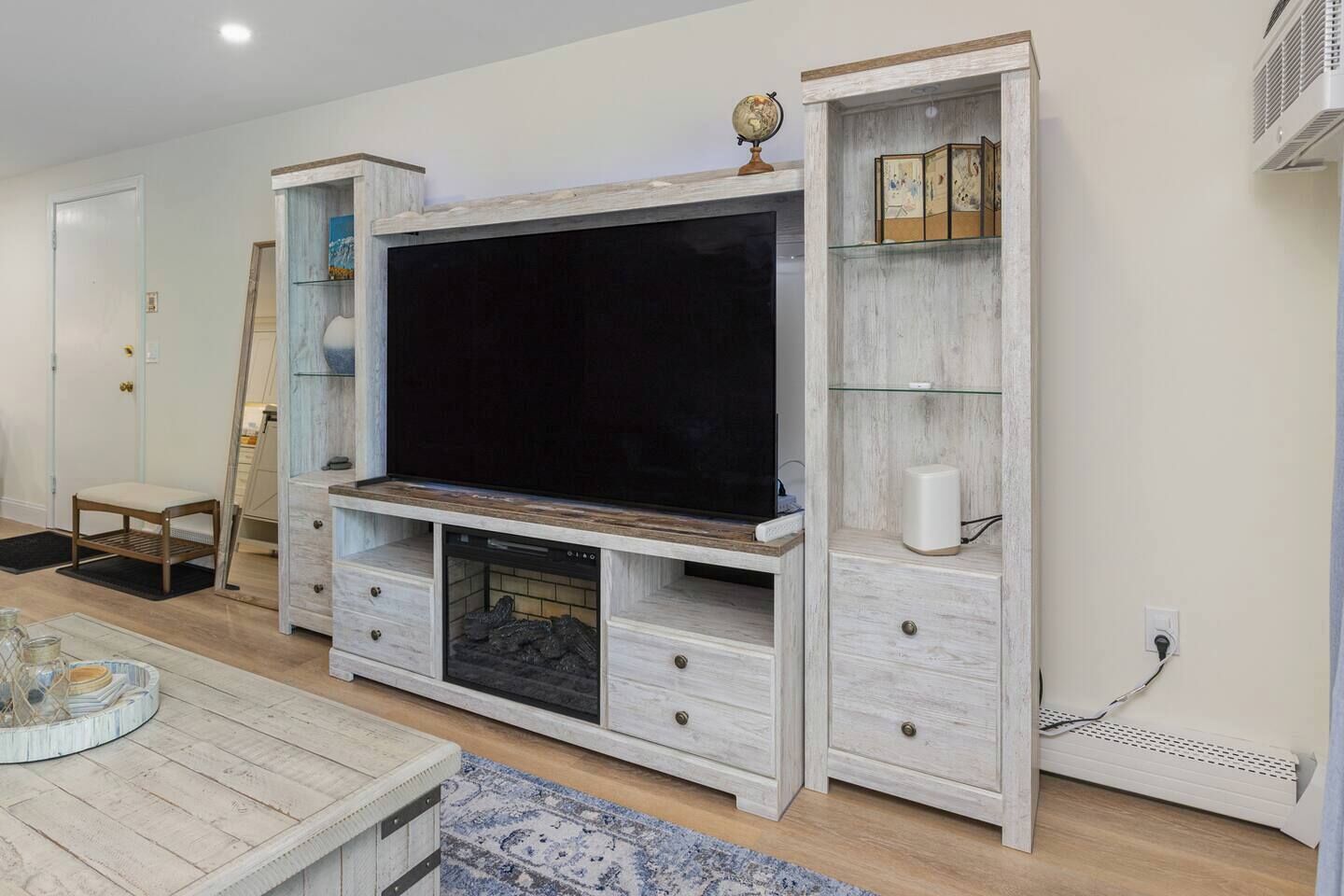 Smart TV, chimenea