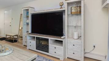 Smart TV, chimenea