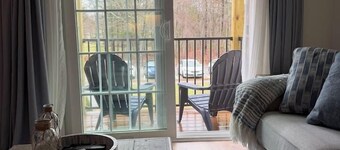 Neighborhood Nest | 10 minutes to Beach & Downtown