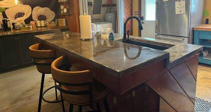 Peaceful Lakefront Retreat