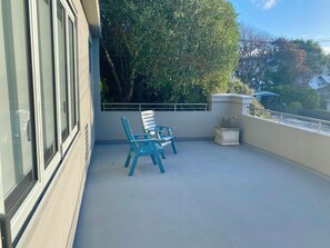 Terrace/patio - Cosy studio in city end Karori with sunny deck (Wellington)