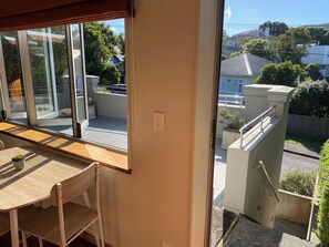 Interior - Cosy studio in city end Karori with sunny deck (Wellington)