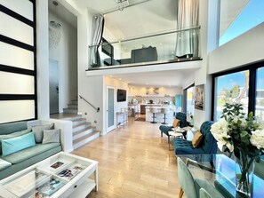 Interior - Hollywood Hills Sky Villa- Sunset Strip- BEST LOCATION & VIEWS! (Los Angeles)