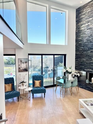 TV, fireplace, stereo - Hollywood Hills Sky Villa- Sunset Strip- BEST LOCATION & VIEWS! (Los Angeles)