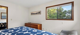 Magic Tree House by Avantstay Fire Pit + Deck + Movie Room Walk to the Beach