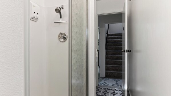 House (3 Bedrooms) | Interior - Magic Tree House by Avantstay Fire Pit + Deck + Movie Room Walk to the Beach (Manzanita)