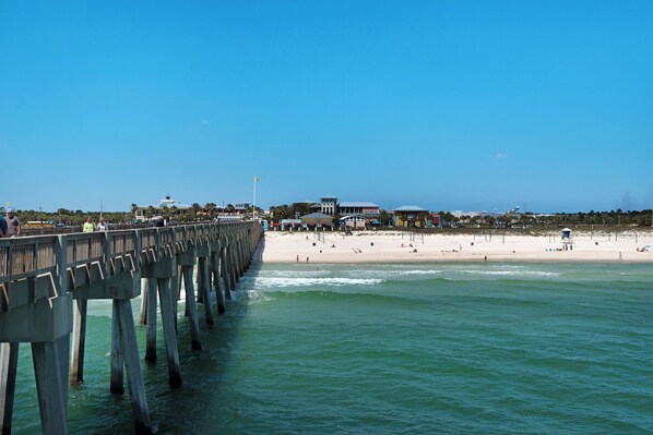 Beach nearby - The Winking Turtle Your Shell-tered Beach Escape! Sleeps 10! (Panama City Beach)