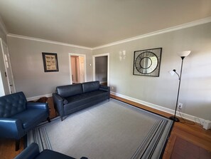 TV - Fully Furnished 3BR/2BA Less than .5 mile to Hospital & University of Memphis (Jackson)
