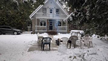 House, 5 Bedrooms | Outdoor dining