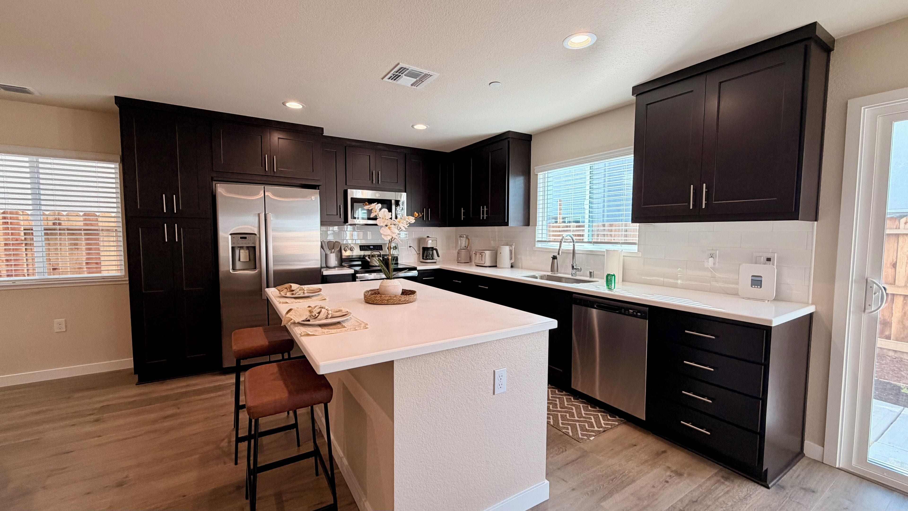 Microwave, oven, stovetop, dishwasher