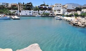 Marina - Holiday Home 'Blue Window Seaview Maisonette' with Sea View, Wi-Fi and Air Conditioning (Ιεράπετρα)