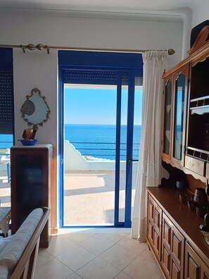Interior - Holiday Home 'Blue Window Seaview Maisonette' with Sea View, Wi-Fi and Air Conditioning (Ιεράπετρα)