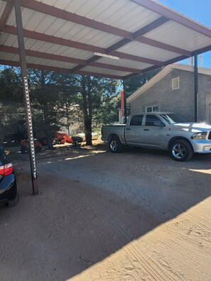 Property grounds - Enjoyable studio with AC in vibrant El Paso (El Paso)