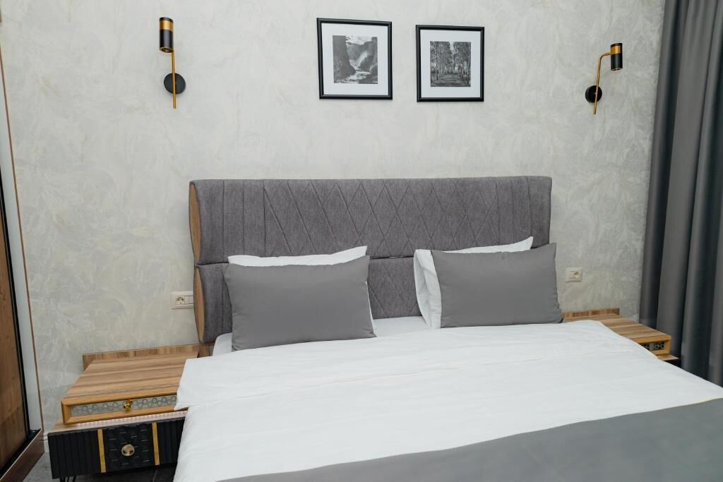 Villa, balcón, vista al jardín