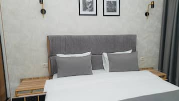 Villa, balcón, vista al jardín