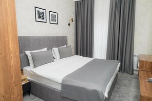 Villa, balcón, vista al jardín