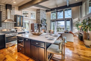 Fridge, microwave, oven, stovetop - Glass Cabin Retreat w/ Hot Tub, Sauna + Epic Views (Morganton)