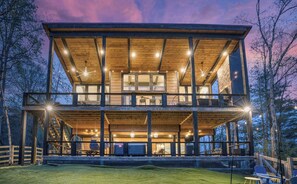Terrace/patio - Glass Cabin Retreat w/ Hot Tub, Sauna + Epic Views (Morganton)