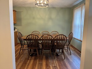 Dining - 3-bedroom house in peaceful Willard 15min to SW Springfield, 5min to Springfield (Willard)