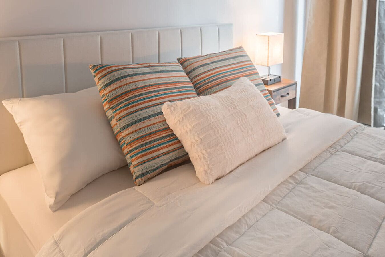 Desk, iron/ironing board, WiFi, bed sheets