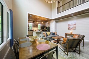 Smart TV, fireplace, ping pong - NEW! Lux Cabin w/ Heated Pool, Hottub, Gameroom, Firepit & Near Lake - Sleeps 24 (Broken Bow)
