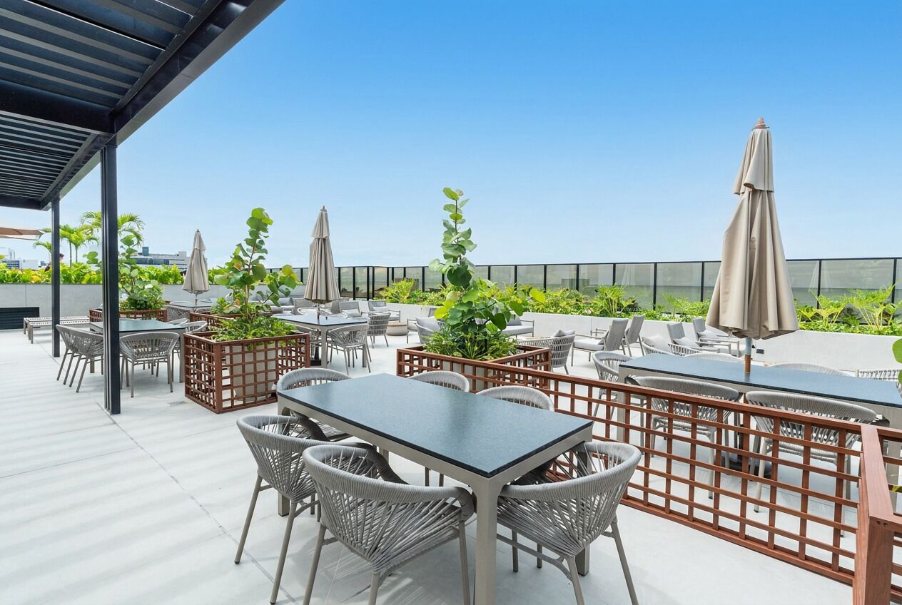 Apartment | Outdoor dining