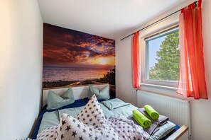 2 bedrooms, WiFi, bed sheets - Apartment for 6 Guests (57 m²) with Private Terrace and Wi-Fi (Kalkhorst)