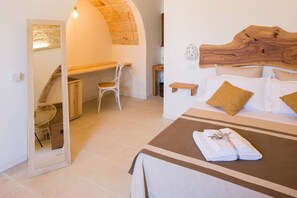 Room - Room 'Casa Litarà, Tabacchina' with Shared Pool, Wi-Fi and Air Conditioning (Cutrofiano)