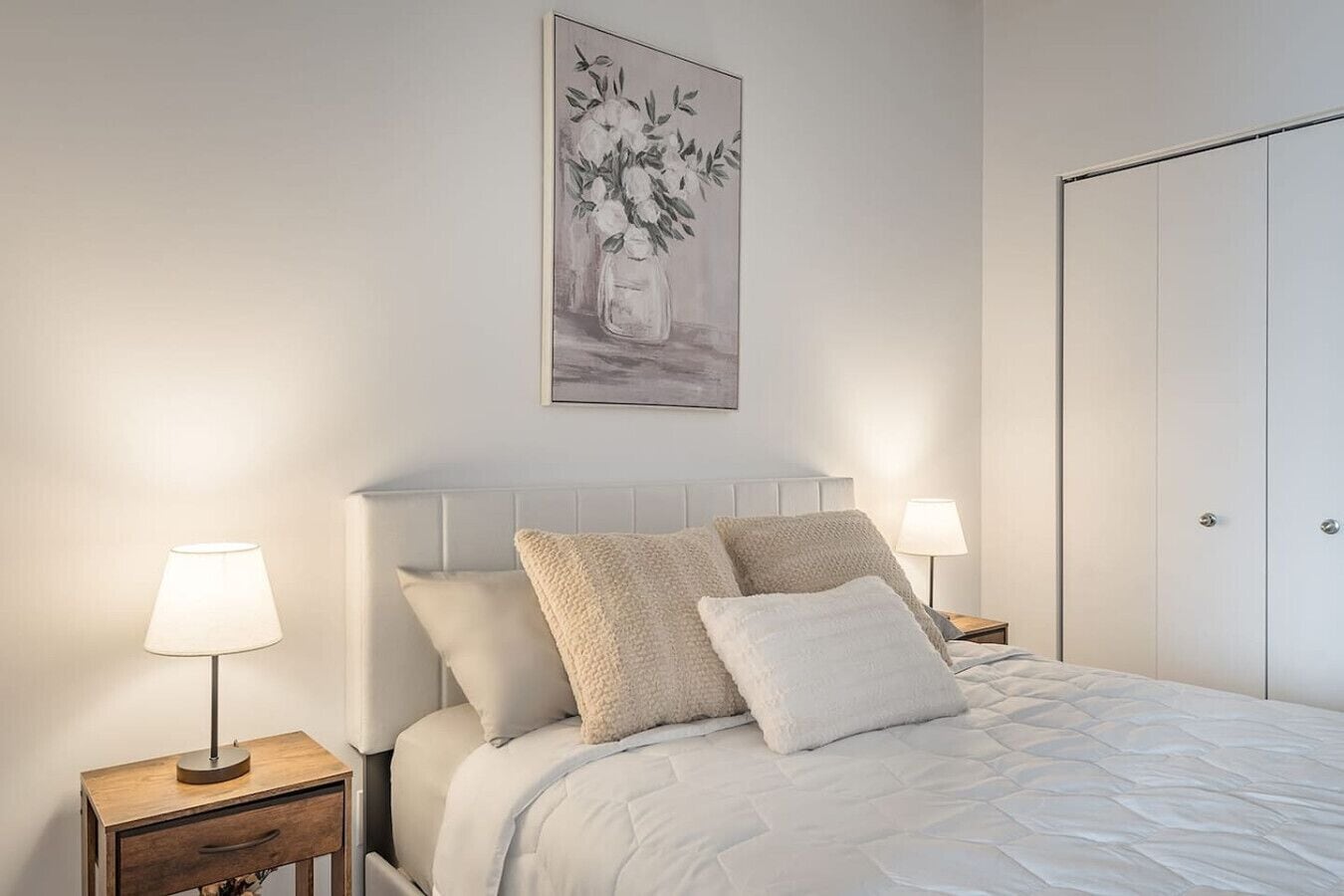 Desk, iron/ironing board, WiFi, bed sheets
