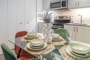 Dining - Modern 1BR in Old Montreal + Lounge Access (Montreal)