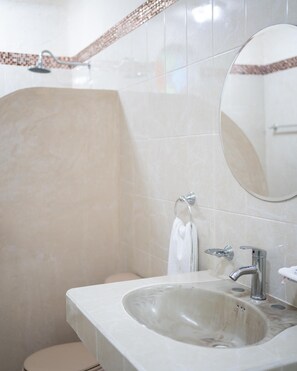 Deluxe Suite, Lagoon View | Bathroom - Casa Árabe (Bacalar)