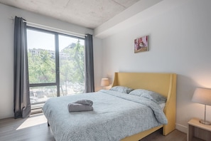 Desk, iron/ironing board, WiFi, bed sheets - Chic 2BR • Balcony • Old Port & Downtown + Parking (Montreal)