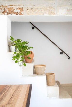 Interior - Room 'Casa Litarà, Suite Griddha' with Shared Pool, Wi-Fi and Air Conditioning (Cutrofiano)