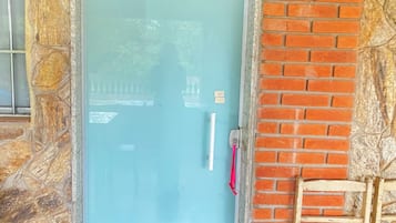 Basic Room, Microwave, Pool View | Interior