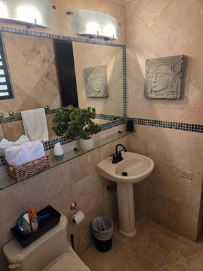 Bathroom - Terrific 2-bedroom apartment with AC in vibrant San Juan (San Juan)