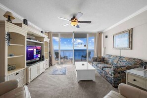 Living area - Ocean view Retreat 1BR Condo (Murrells Inlet)