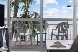 Interior - The Tide Calls 1BR Ocean Front (Murrells Inlet)