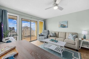 Living area - Paradise Perch: Ocean View 2BR (Murrells Inlet)