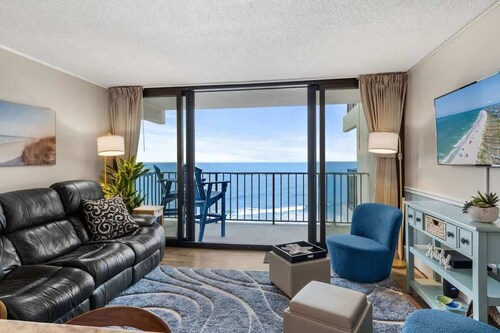 Shoreline Escape: Oceanfront 2BR/2BA Sanctuary