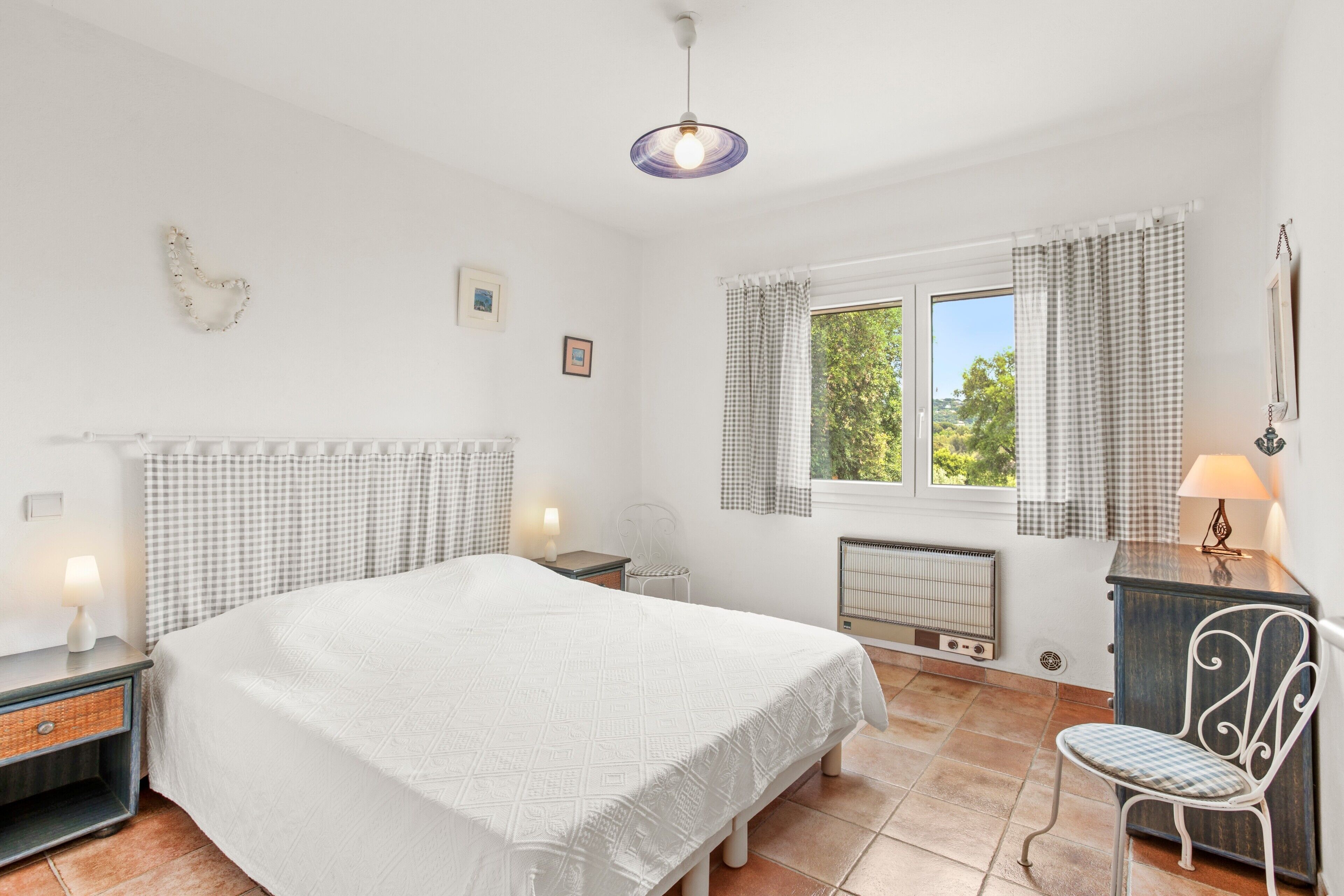 3 bedrooms, iron/ironing board, WiFi