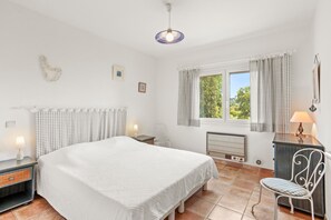 3 bedrooms, iron/ironing board, WiFi