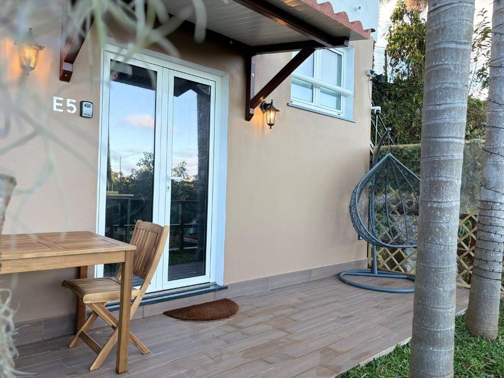 Deluxe Apartment, Balcony, Ocean View | Outdoor dining