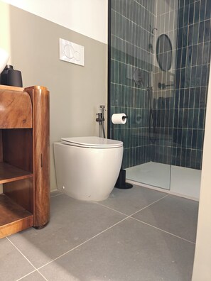 Căn hộ Exclusive, quang cảnh thành phố | Phòng tắm