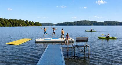 The Lakeside Lookout - Lakefront 4BR Cabin - Dock, Kayaks, Swim Raft + Game Shed